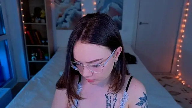 MilenaSaint online show from April 28, 3:43 am