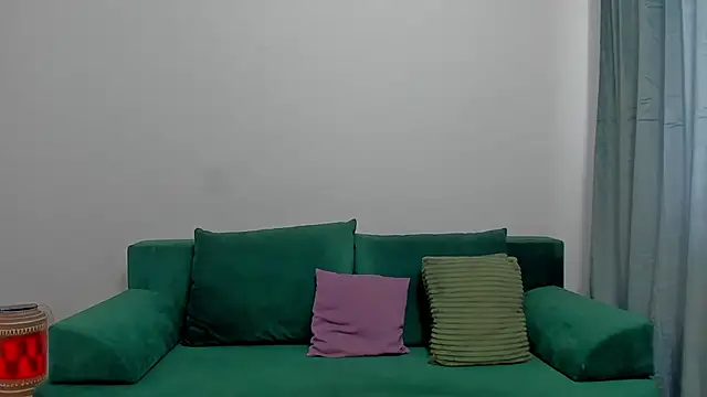 emilianna666 online show from May 20, 11:40 am