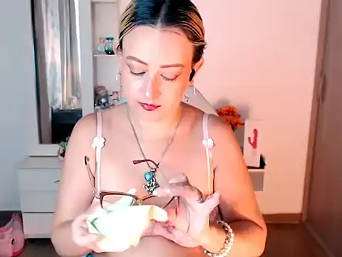 BOREAL MOON online show from October 12, 8:11 pm