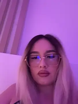 mollyxxx online show from February 1, 1:04 am