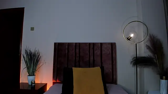 JupiteFox online show from May 7, 11:52 pm