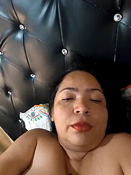NIKOLE1301 online show from May 7, 9:07 pm