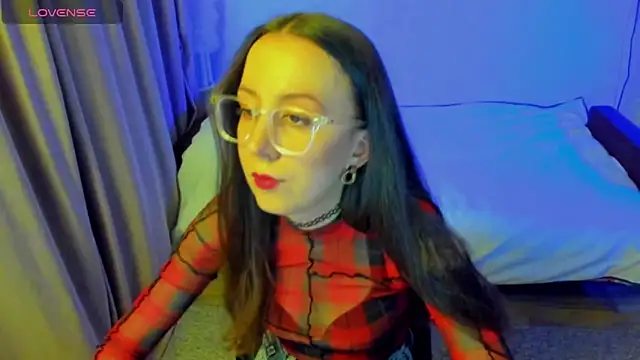CurlySteph online show from May 13, 7:30 pm