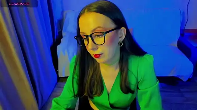 CurlySteph online show from July 11, 8:09 pm