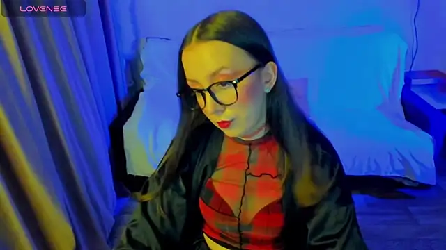 CurlySteph online show from July 10, 7:14 pm