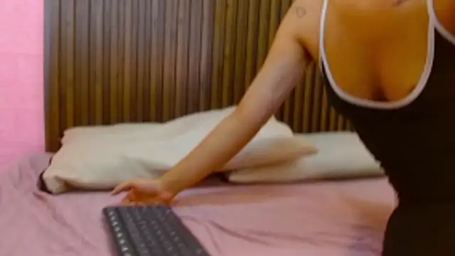 Dona and Carl online show from January 6, 7:06 pm