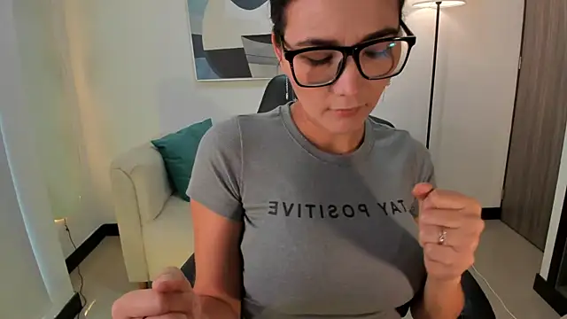 SaraParker  online show from May 24, 1:21 pm