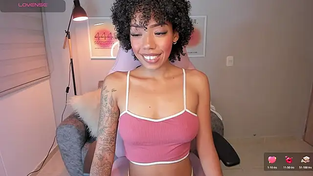 ashley 23  online show from May 12, 3:26 am