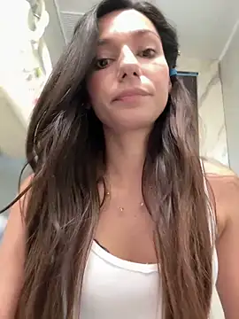  MiaQueen  online show from May 24, 10:52 pm