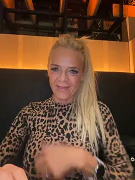 Reyna63 online show from May 15, 9:39 pm