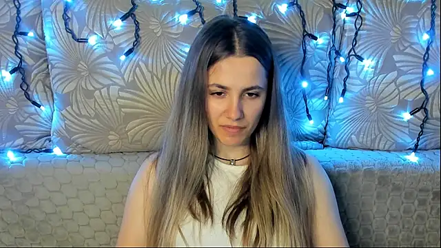 MaggieCake online show from May 8, 4:27 am