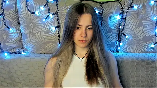 MaggieCake online show from May 4, 4:16 am