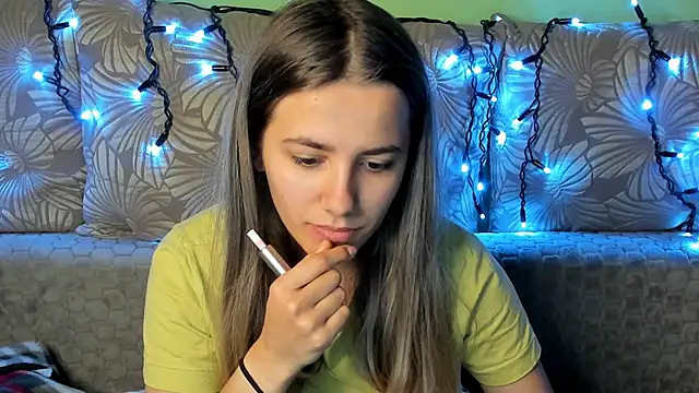 MaggieCake online show from November 6, 5:02 am