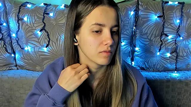 MaggieCake online show from February 6, 5:00 am