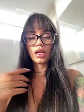 Snapshot of LaraHenao chatting on September 10, 1:44 pm LaraHenao online show from September 10, 1:44 pm