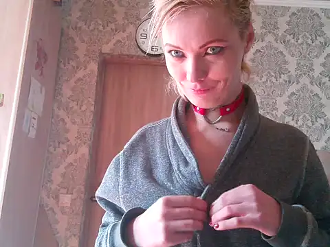 Snapshot of WildMissNiks chatting on September 19, 8:57 am WildMissNiks online show from September 19, 8:57 am