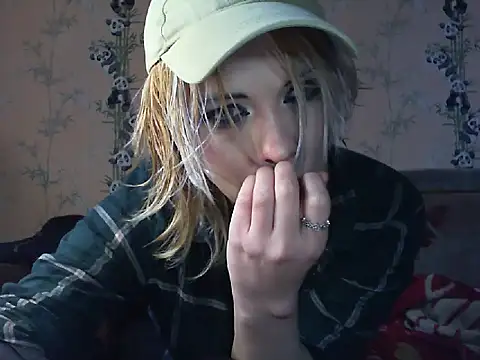 WildMissNiks online show from May 7, 7:12 am