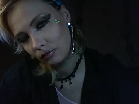 WildMissNiks online show from March 24, 6:52 am