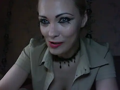 WildMissNiks online show from May 14, 7:14 am