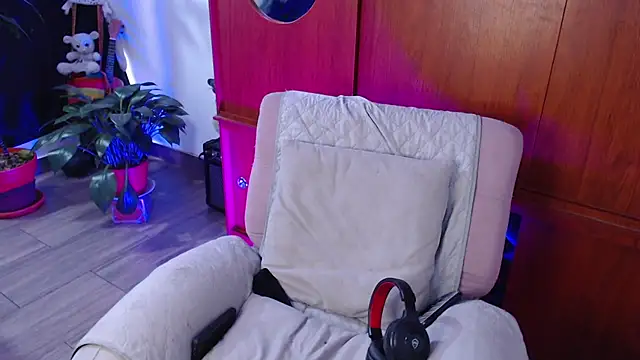 Raventh  online show from February 25, 12:26 pm