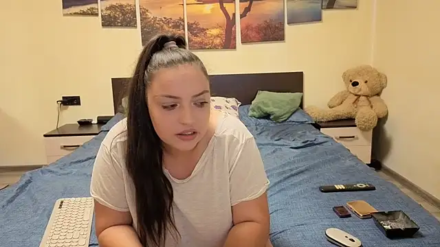 adelline online show from April 30, 8:57 pm