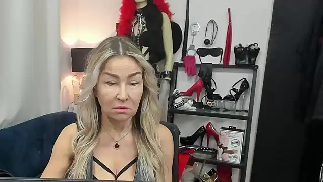 crystaLUX online show from January 15, 5:35 am