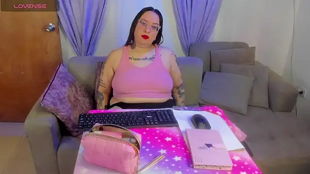 MiaYMolly online show from April 30, 9:19 pm