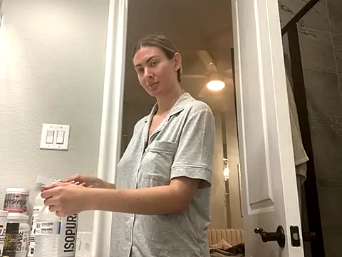 Alyssa rhoades online show from November 19, 2:55 am