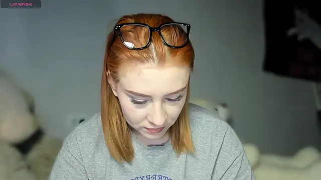 KindKristy online show from May 15, 5:44 am