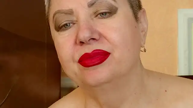 LadyPosh online show from May 15, 7:49 pm
