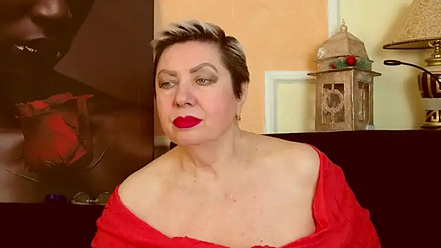 LadyPosh online show from April 1, 8:39 pm