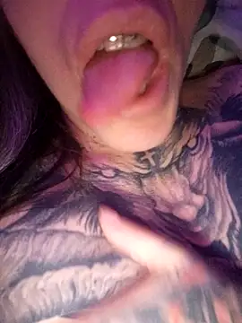 vamporasuccubus19777 online show from January 17, 1:24 am