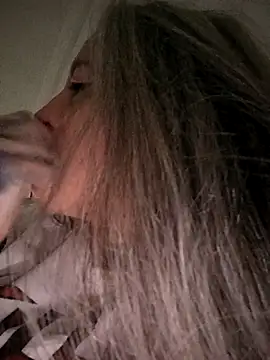 vamporasuccubus19777 online show from April 27, 12:41 am
