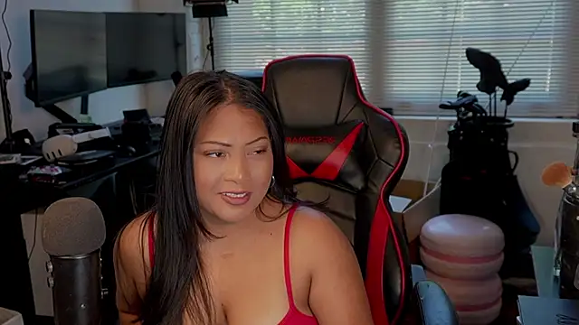 Bubbleliyah online show from April 16, 7:02 pm