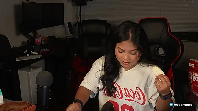 Bubbleliyah online show from November 12, 1:47 am