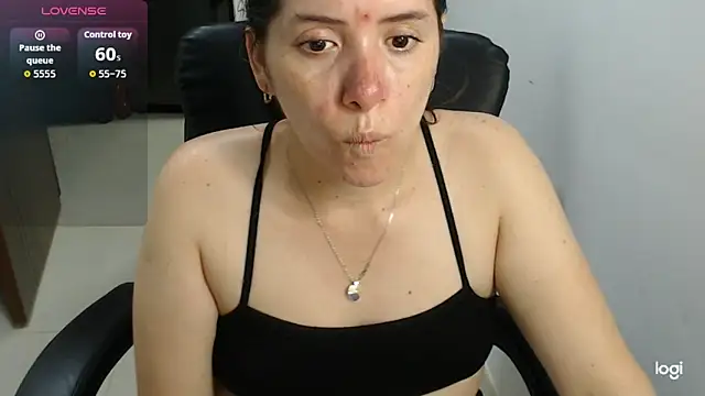 spicey latina online show from May 12, 11:33 pm