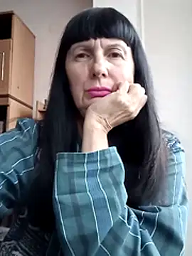 MelanyBanks online show from October 22, 11:04 am