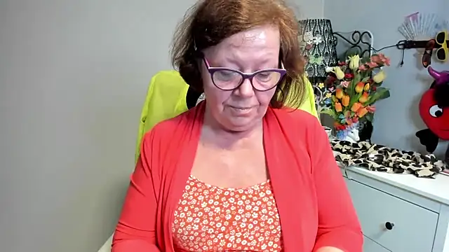 Adelewildx online show from May 26, 2:11 am