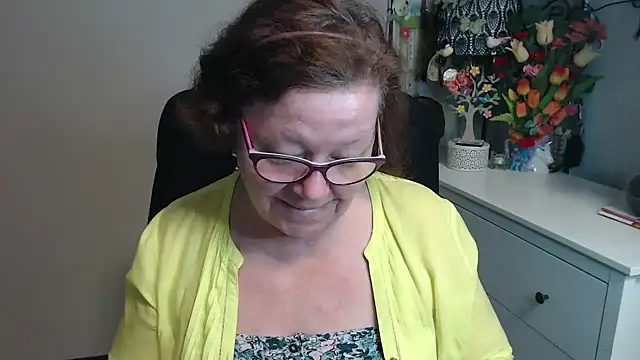 Adelewildx online show from May 6, 3:32 am