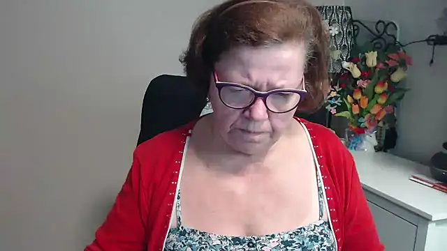 Adelewildx online show from May 13, 3:34 am