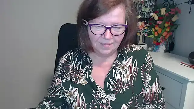 Adelewildx online show from May 12, 3:26 am
