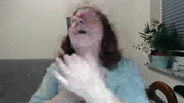 Adelewildx online show from December 20, 9:30 pm