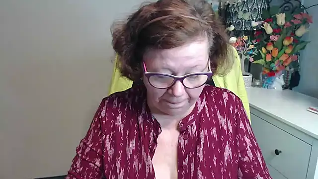 Adelewildx online show from May 7, 3:33 am