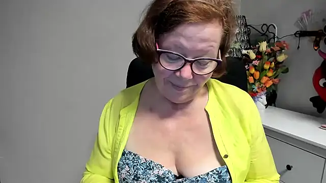 Adelewildx online show from May 21, 3:48 am