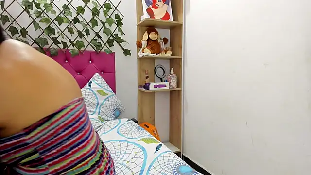 BellaBellosinia online show from March 7, 11:17 am