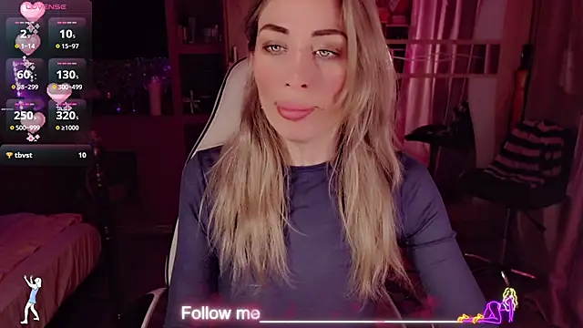 AnnieGOld  online show from March 15, 12:12 am