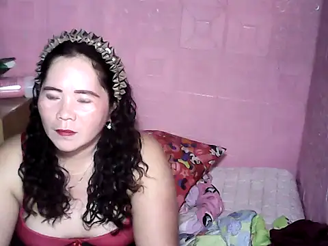 Snapshot of hotpusie_4u chatting on October 1, 5:01 am hotpusie 4u online show from October 1, 5:01 am
