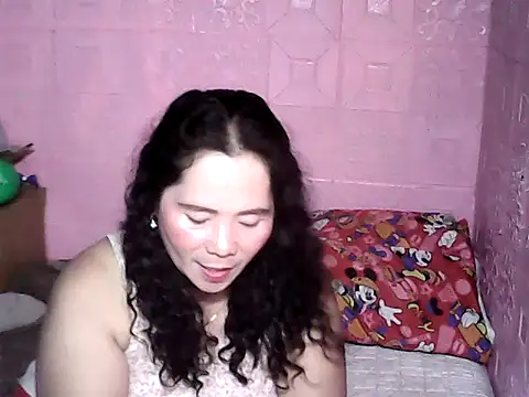 Snapshot of hotpusie_4u chatting on September 15, 1:41 pm hotpusie 4u online show from September 15, 1:41 pm