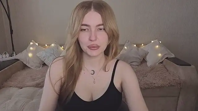 ViolettaLopez online show from May 16, 1:54 pm