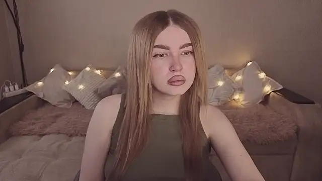 ViolettaLopez online show from April 2, 2:25 pm